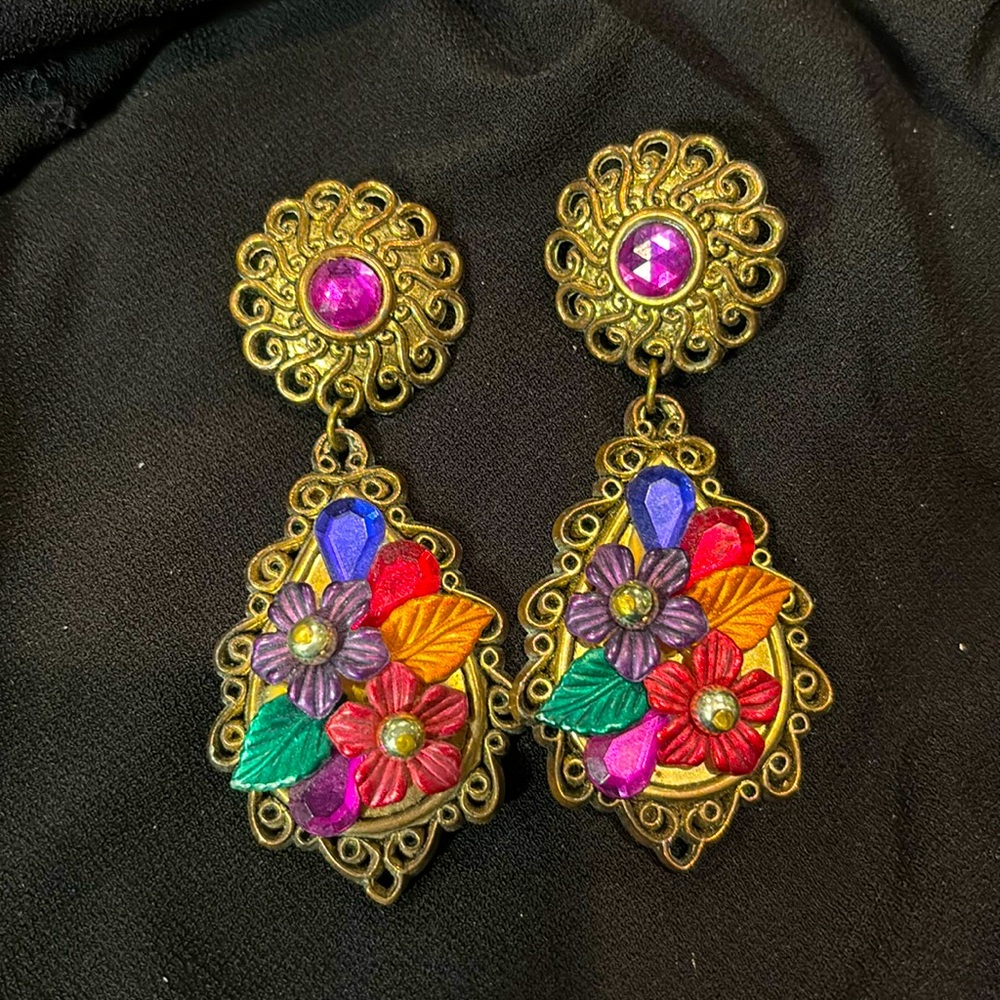 Vintage clip on earrings copper filigree backing with raised 3-D flowers leaves
